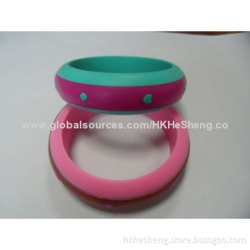 2014 Characteristic Beautiful Silicone Bracelets, BPA-free and Food-grade